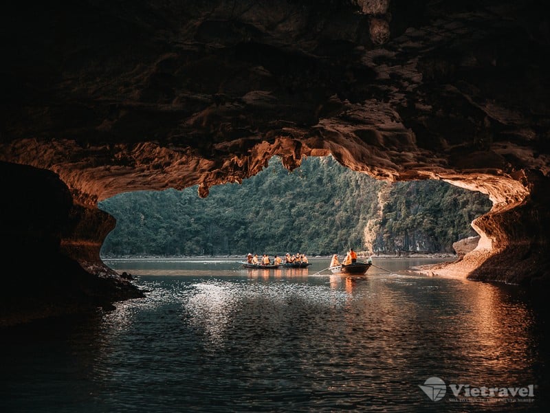 VỊNH LAN HẠ – TUẦN CHÂU – NINH BÌNH  03 bữa ăn: (Sáng, Trưa, Chiều)